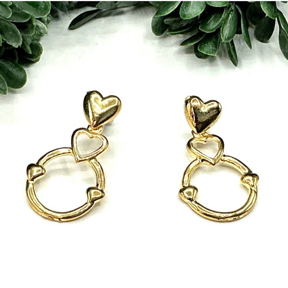 Elegant Gold Heart Shaped Drop Dangle Earrings With Intricate Design